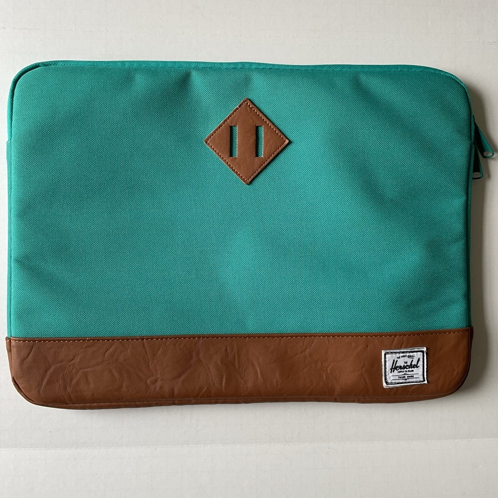 Herschel Supply Co. Heritage Sleeve for 15” Laptop